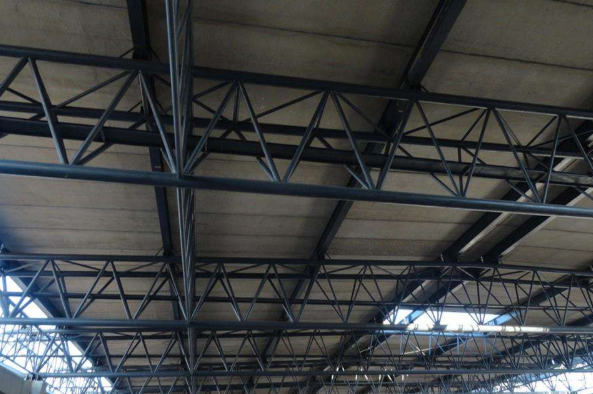 大兴安岭如何区分管廊钢结构与桁架结构的管道支架